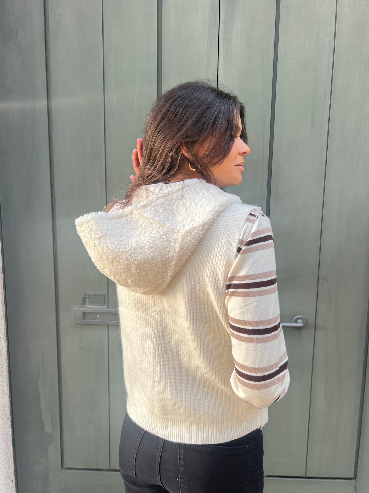 Colete branco carapuço