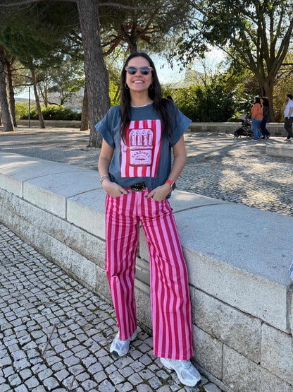 Calças riscas vermelho e rosa
