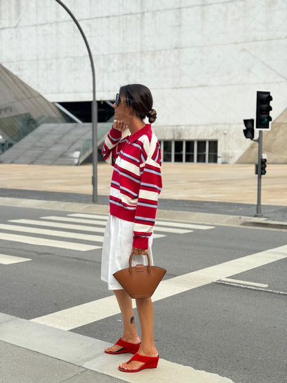 Polo vermelho riscas