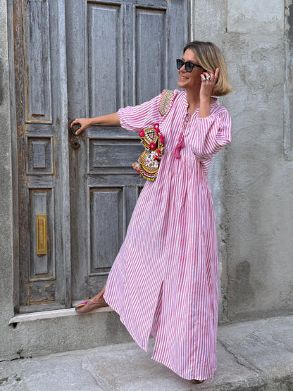 Vestido rosa riscas