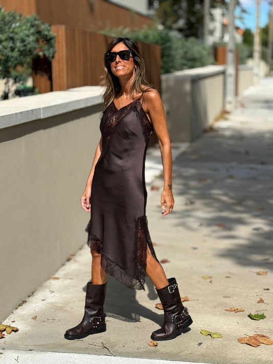 Vestido chocolate renda