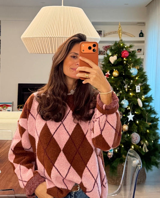 Camisola rosa e caramelo