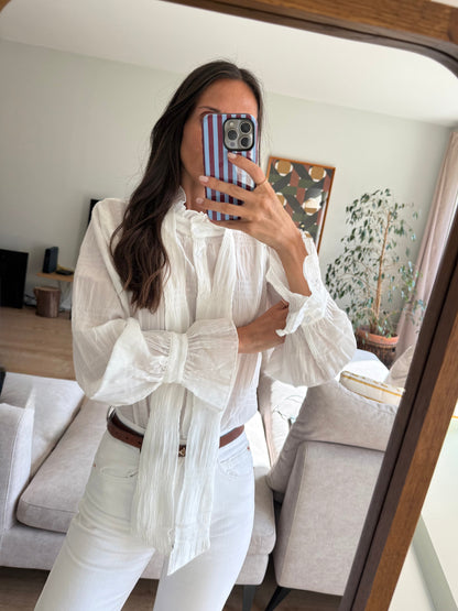 Camisa branca laço