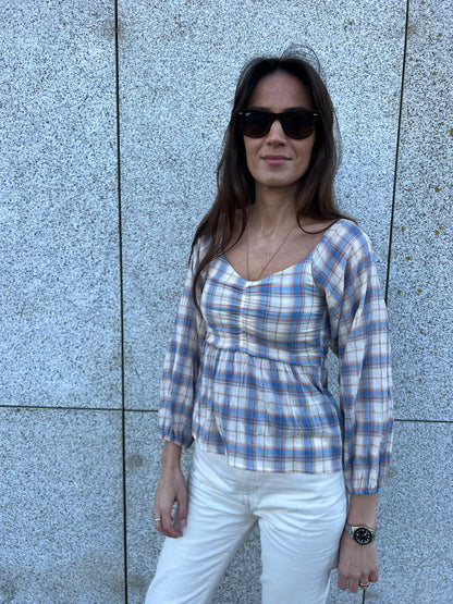 Blusa azul xadrez
