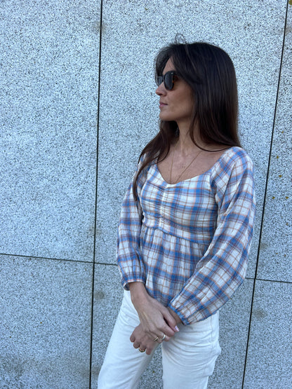 Blusa azul xadrez