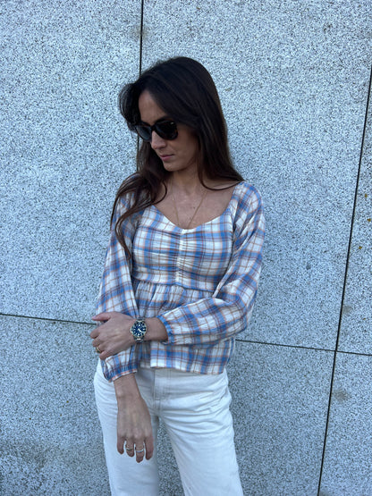 Blusa azul xadrez