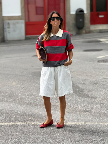 Polo cinza e vermelho
