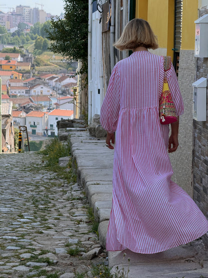 Vestido rosa riscas