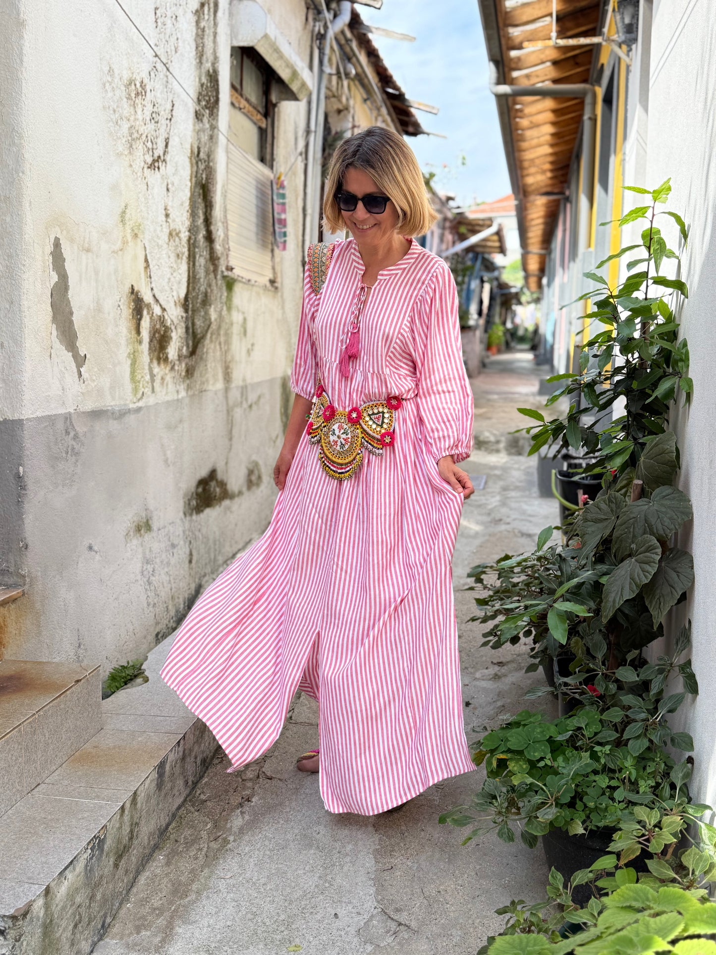 Vestido rosa riscas