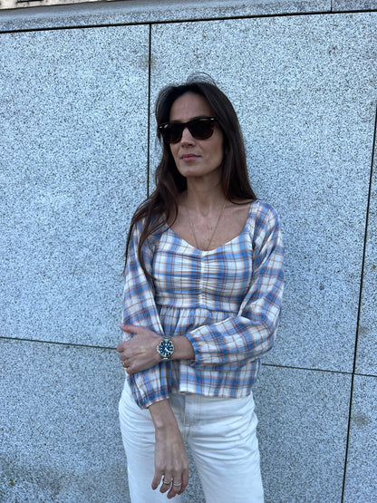 Blusa azul xadrez