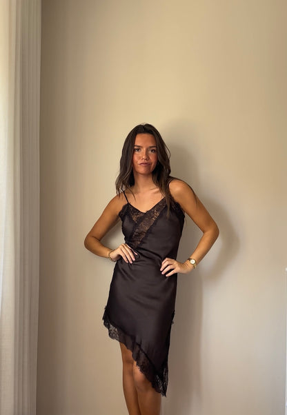 Vestido chocolate renda