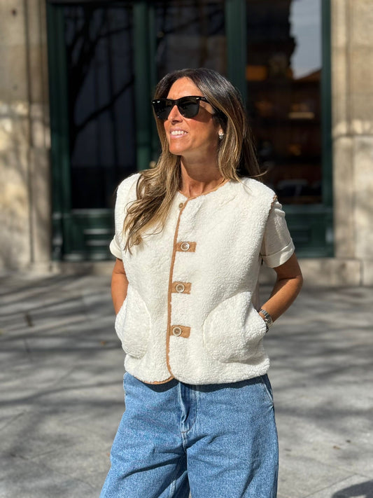 Colete branco botões